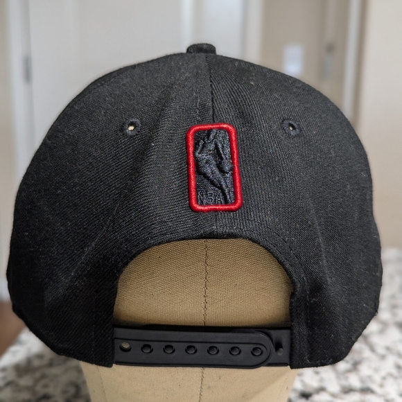 Toronto Raptors Snapback Hat - Picture 4 of 5